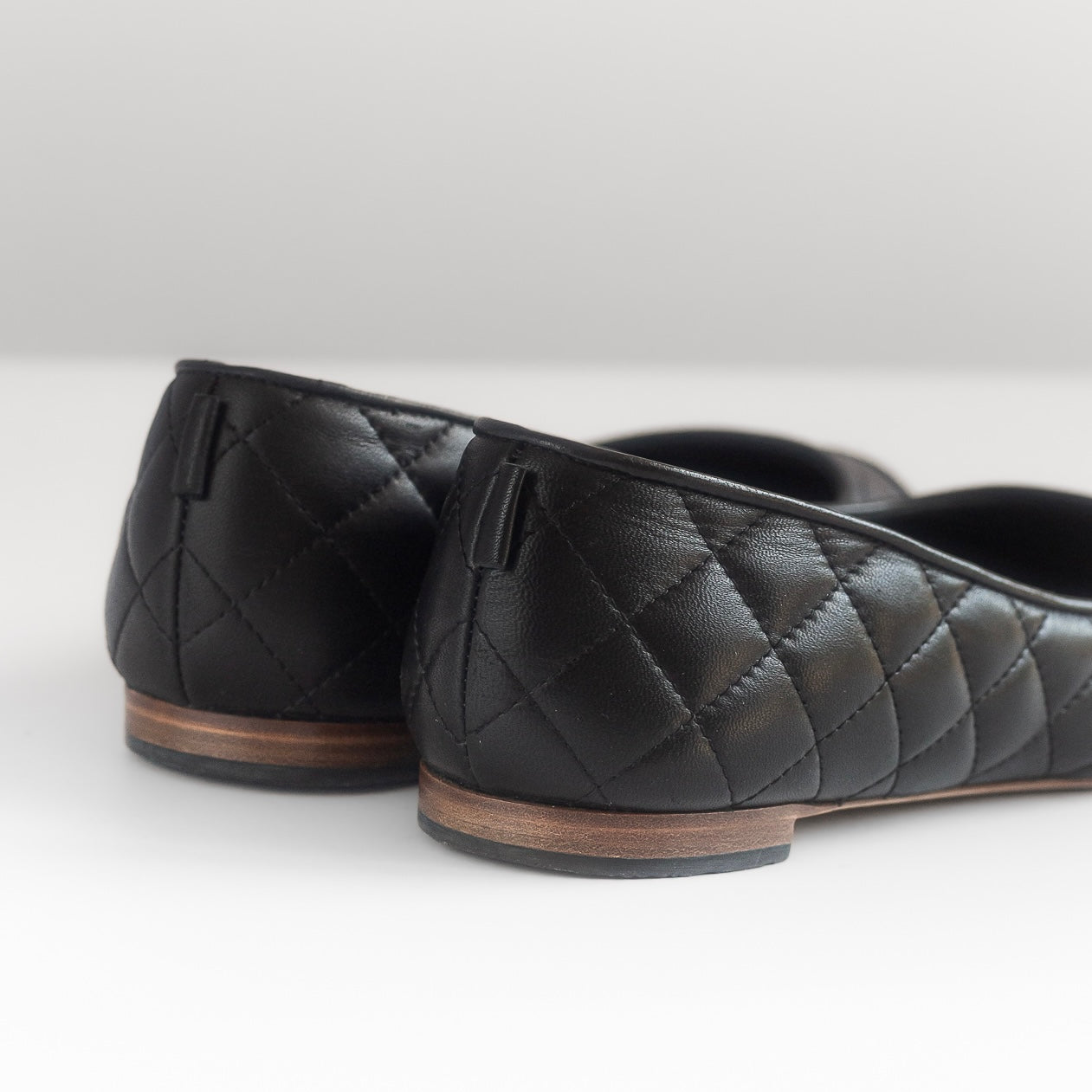 CHANEL - BALLET FLATS QUILTED LEATHER CC CAP SIZE 39 EU