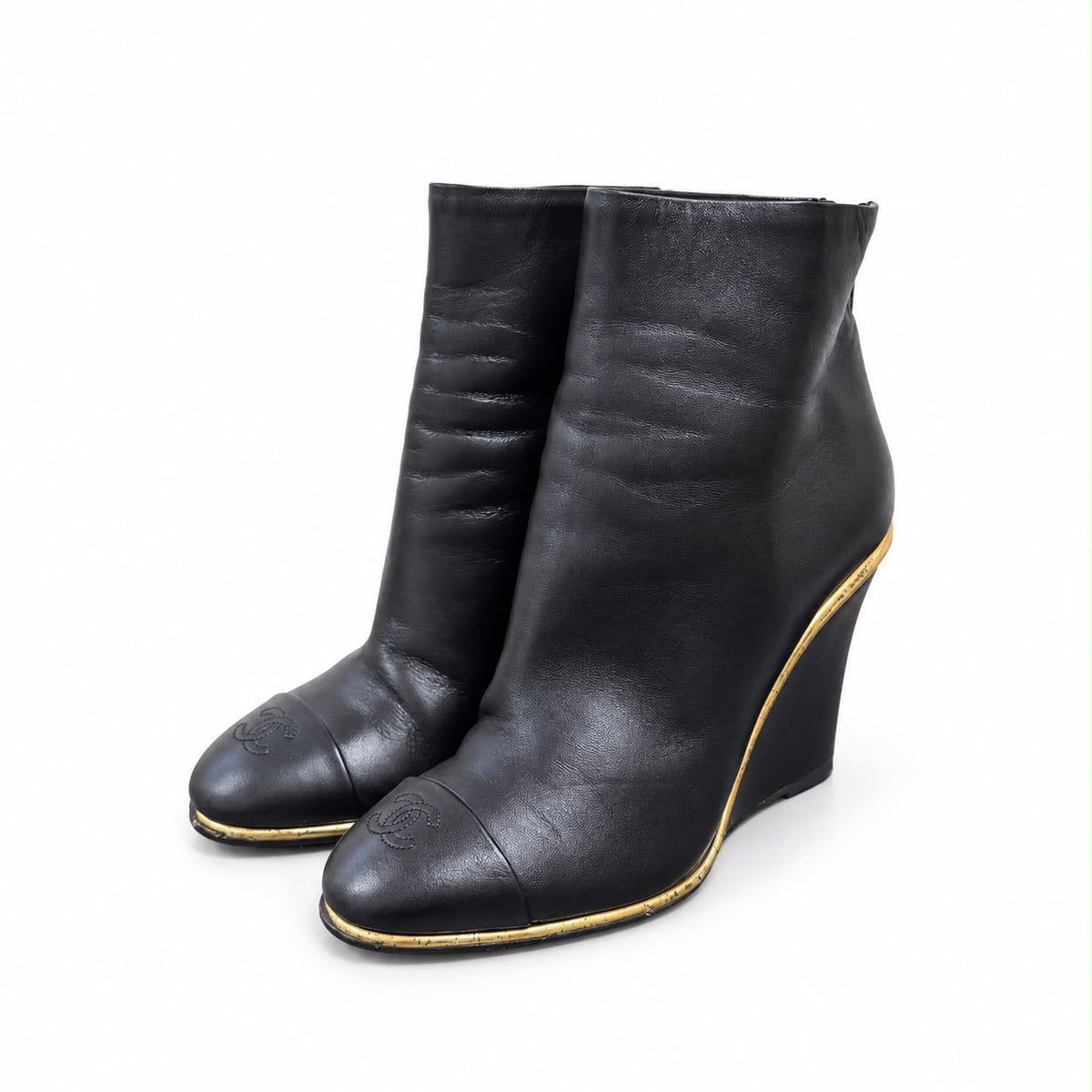 CHANEL - ANKLE BOOTS BLACK LAMBSKIN CAP TOE GOLD DETAILS SIZE 36,5 EU