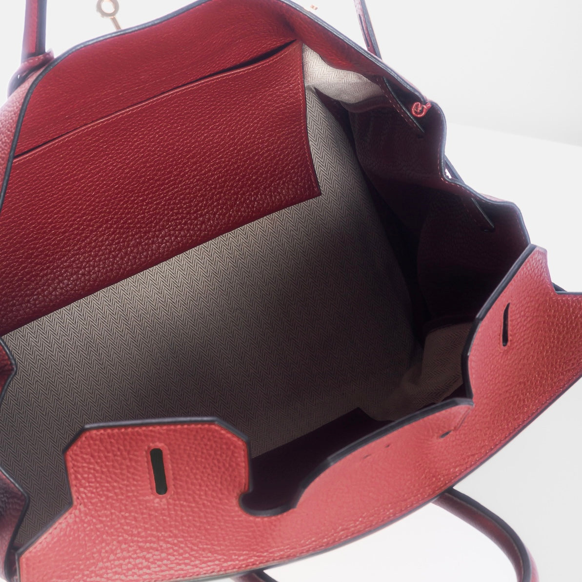 HERMÈS - *RARE* BIRKIN 35 HANDBAG ROUGE H TAURILLON CLEMENCE LEATHER AND CRINOLINE CANVAS WITH GOLD HARDWARE
