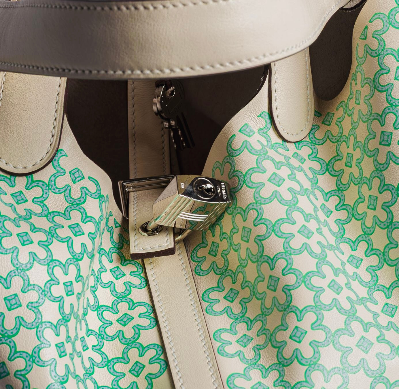 HERMÈS - *NEVER USED* BAG PICOTIN LOCK 18 LIMITED EDITION SWIFT NATA & GREEN DAISY