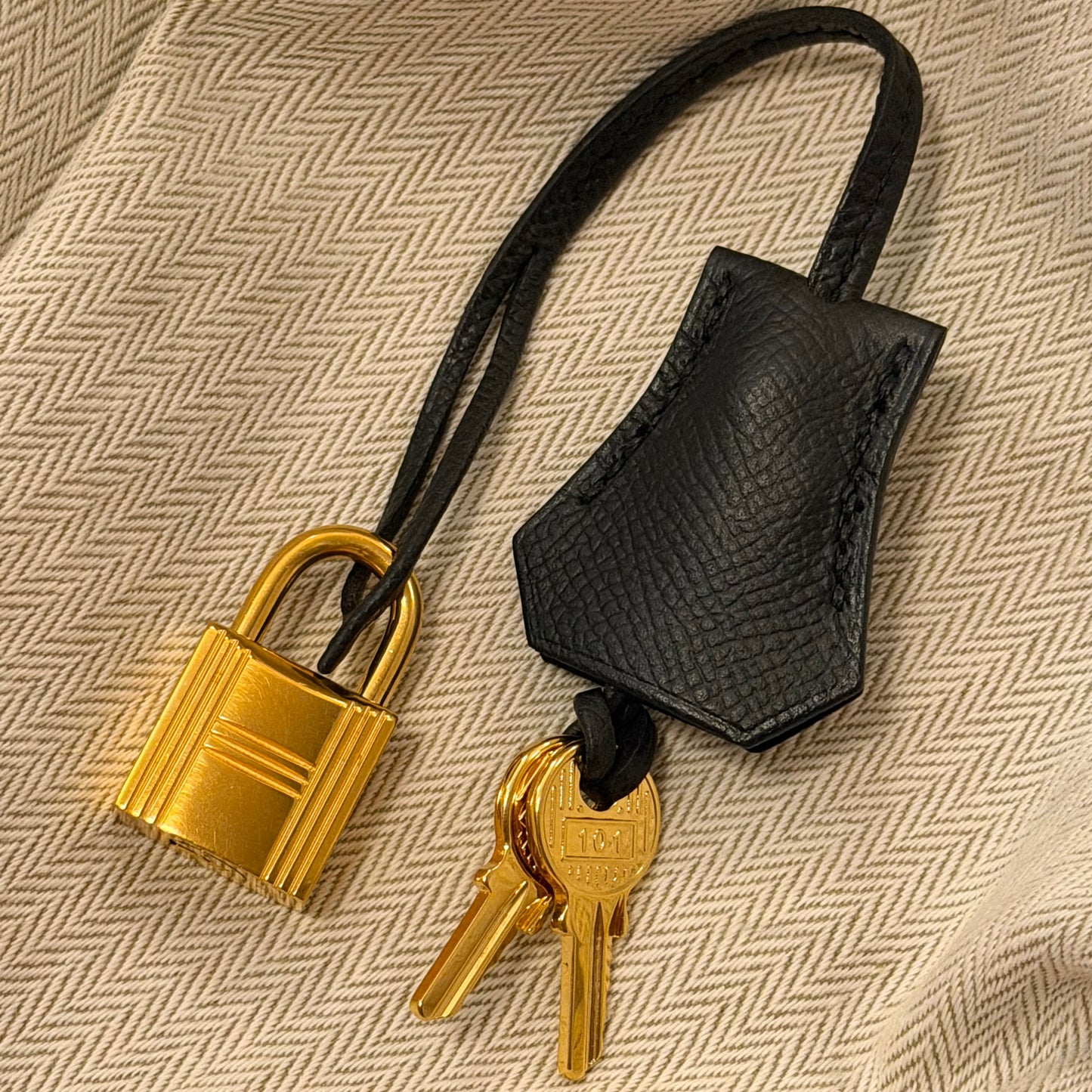 HERMÈS BIRKIN 25 BLACK EPSOM LEATHER GOLD HARDWARE