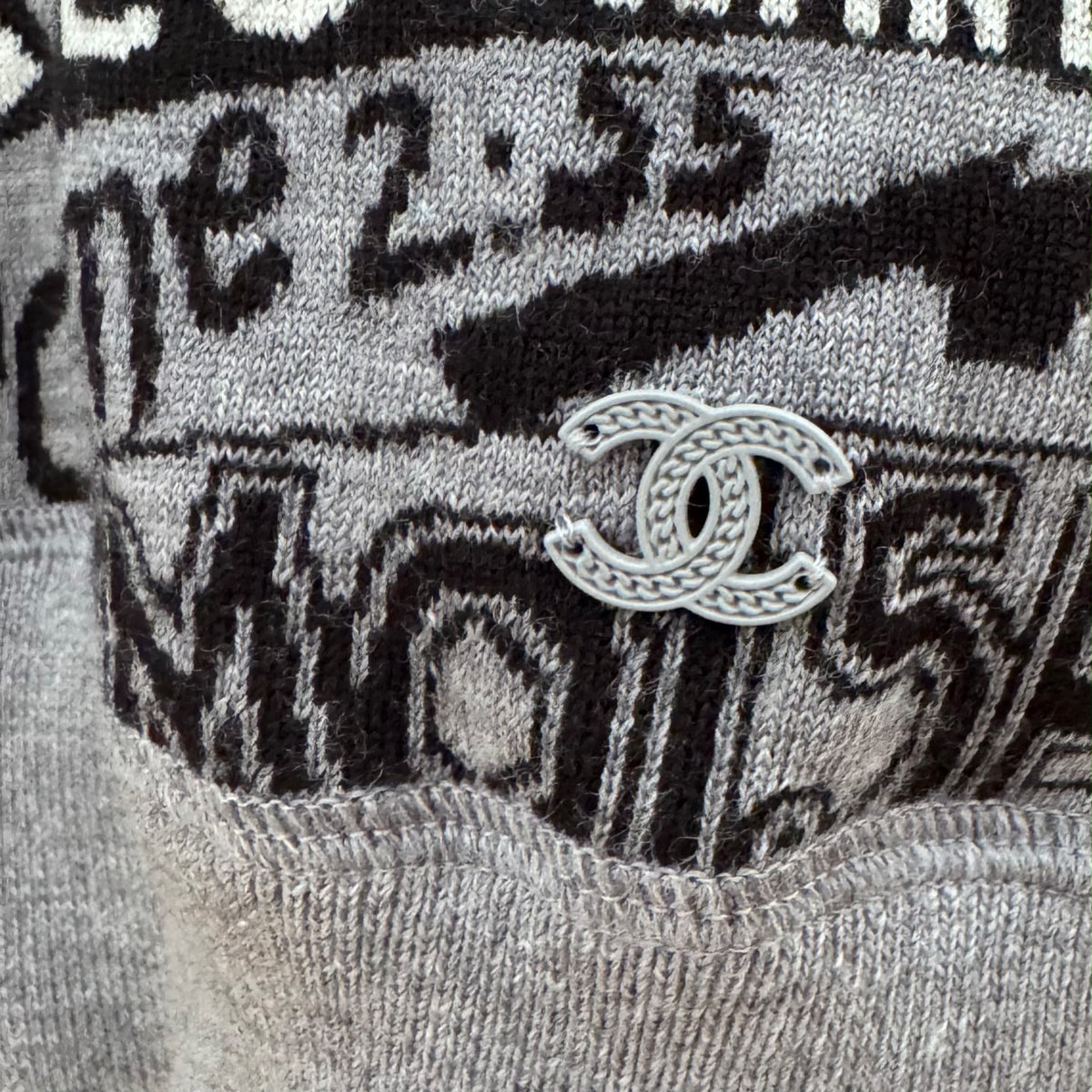 CHANEL – SWEATER PARIS–MANCHESTER IN WOOL MÉTIERS D’ART 2023/24 SIZE FR 34 / IT 38