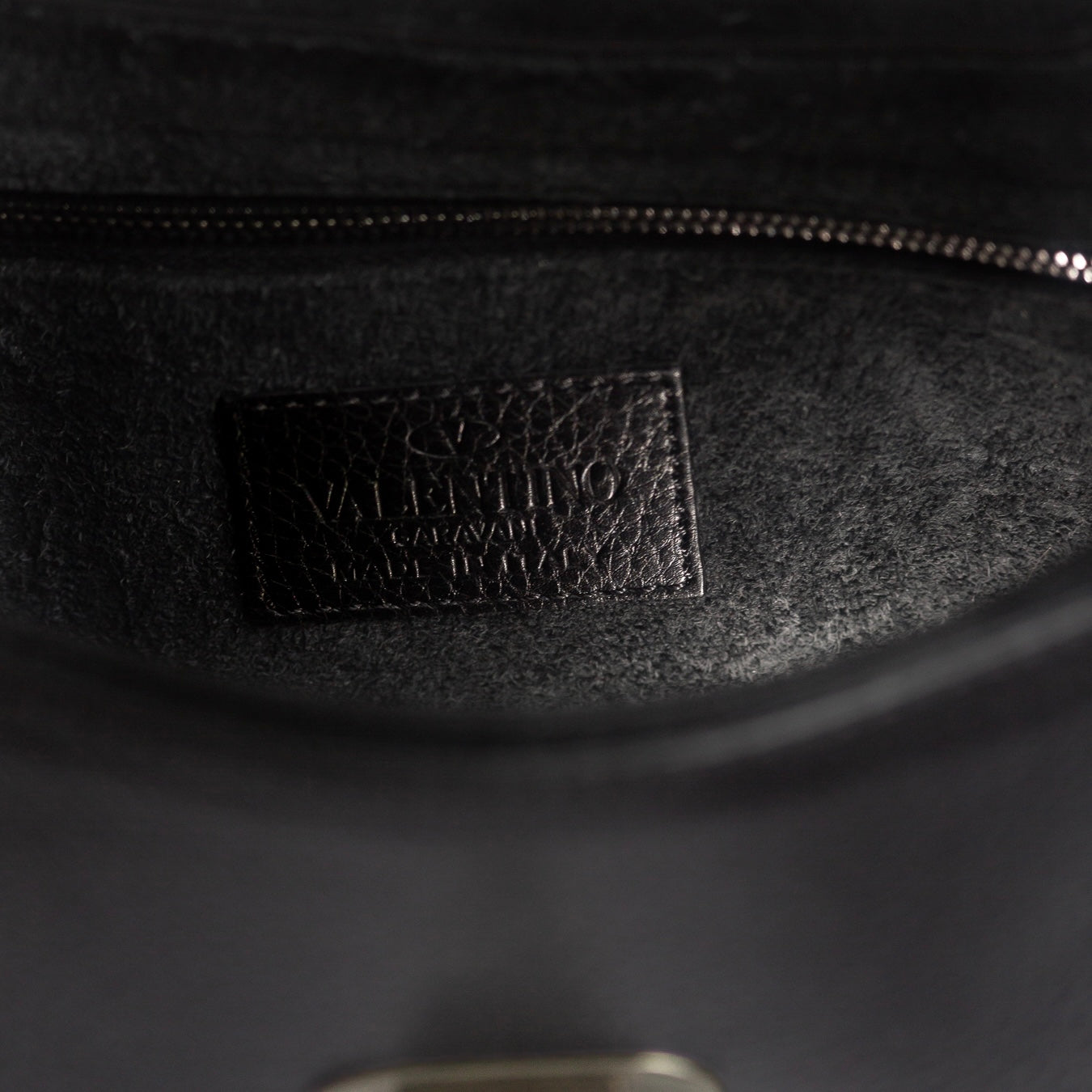 VALENTINO - SHOULDER BAG ROCKSTUD BLACK LEATHER WITH MULTICOLOR STRAP