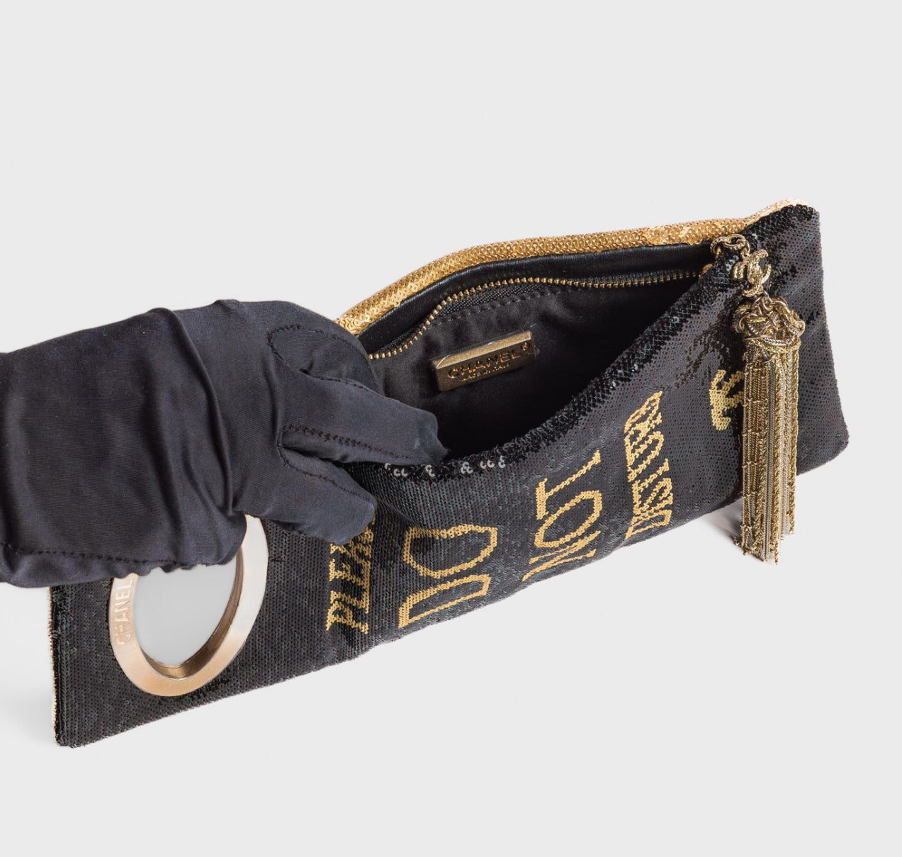 CHANEL - BAG MINAUDIÈRE “PLEASE DO NOT DISTURB” SEQUIN BLACK & GOLD