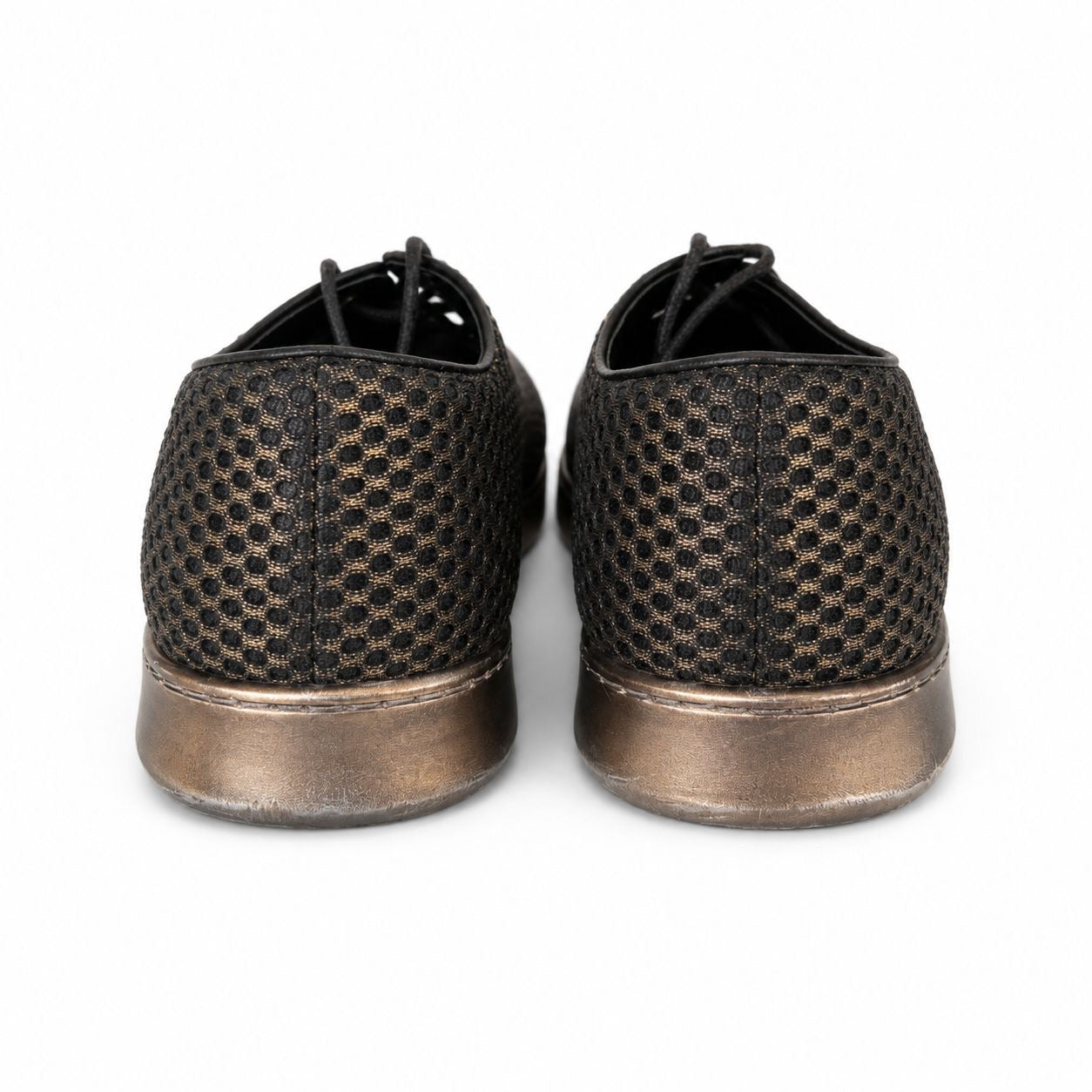 CHANEL - SNEAKERS BLACK AND GOLD LEATHER WITH LOGO SIZE 40 EU
