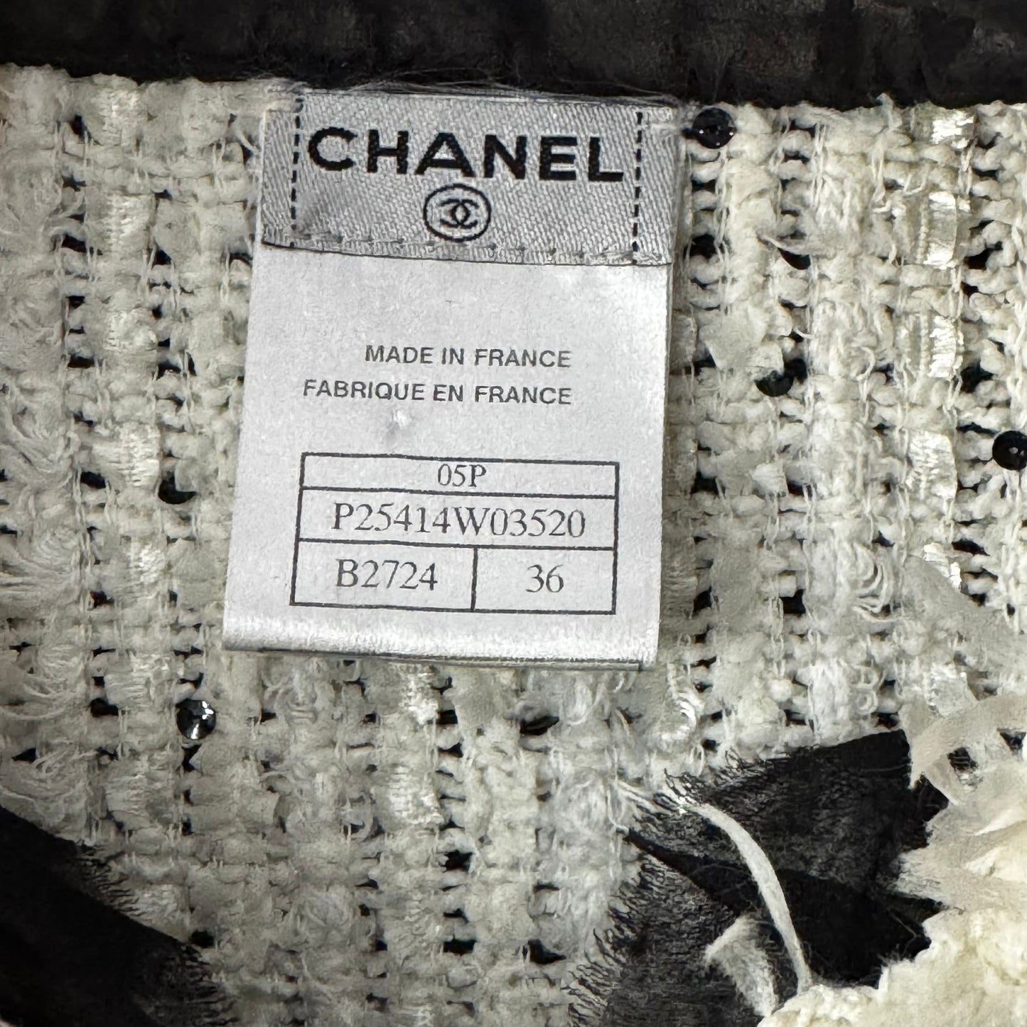 CHANEL - JACKET BLACK & WHITE TWEED SEQUINS SIZE 36 FR