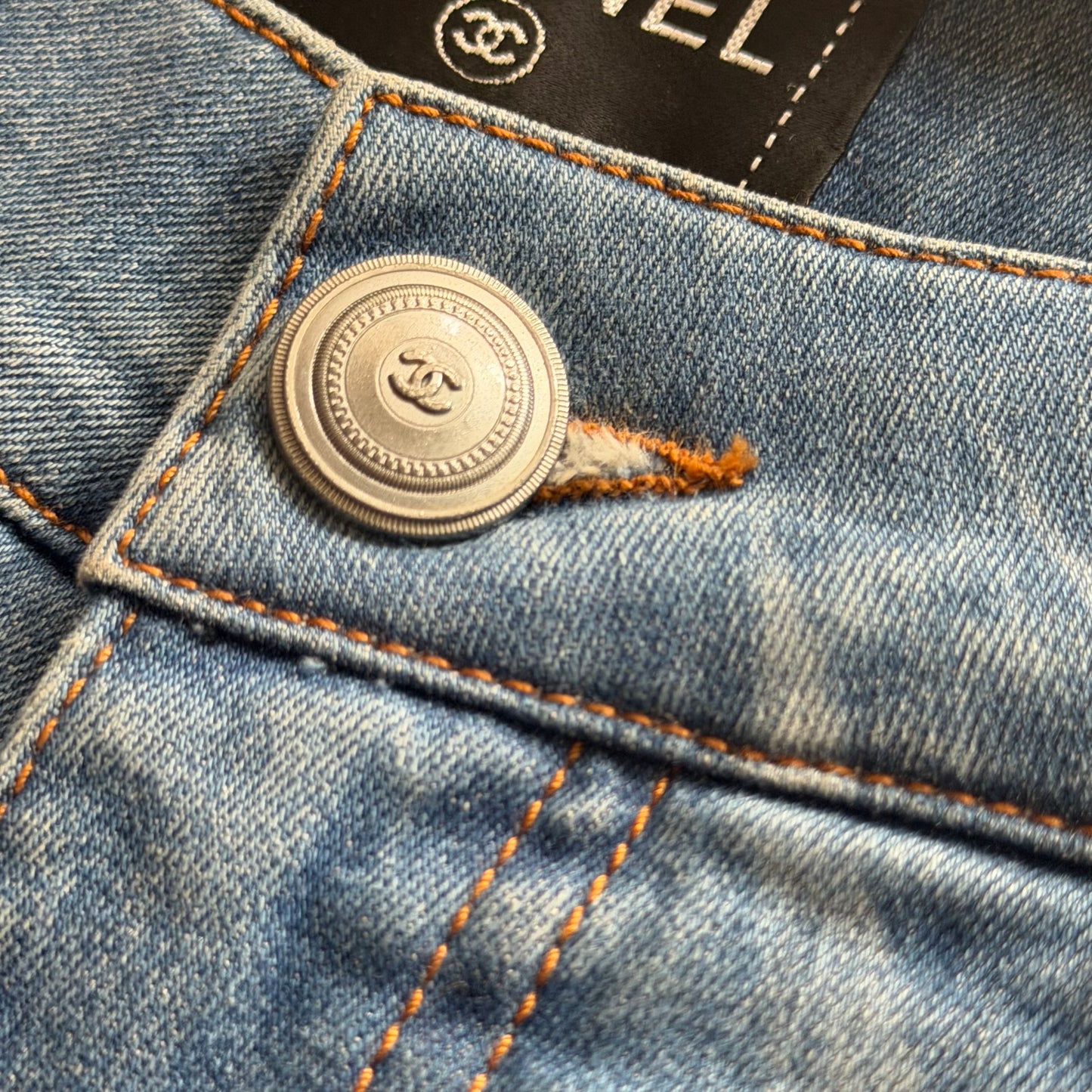 CHANEL - DENIM JEANS BLUE WASHED WITH GRAPHIC PATTERN SIZE 36 FR