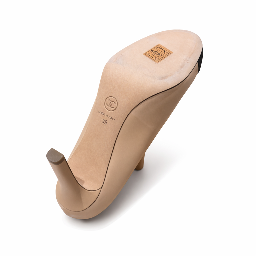 CHANEL - *BRAND NEW* PUMPS BEIEGE LEATHER WITH BLACK TOE SIZE 39 FR