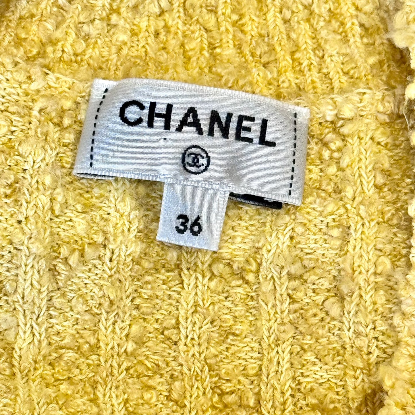 CHANEL - DRESS MIDI YELLOW & WHITE BELTED KNIT 22P SIZE 36 FR