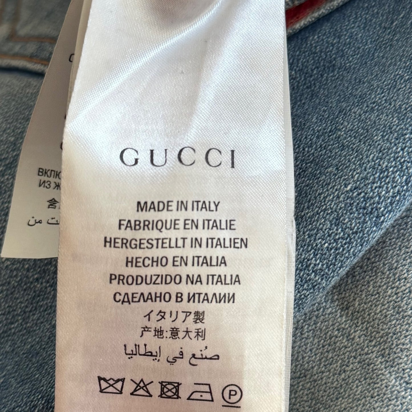GUCCI - SHORT DENIM LIGHT BLUE LOGO AND STRAWBERRY EMBROIDERY SIZE 25