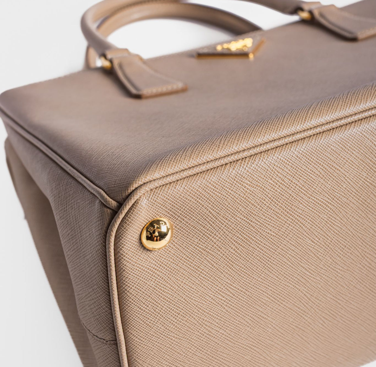 PRADA - BAG GALLERIA MEDIUM BEIGE SAFFIANO LEATHER WITH GOLD HARDWARE