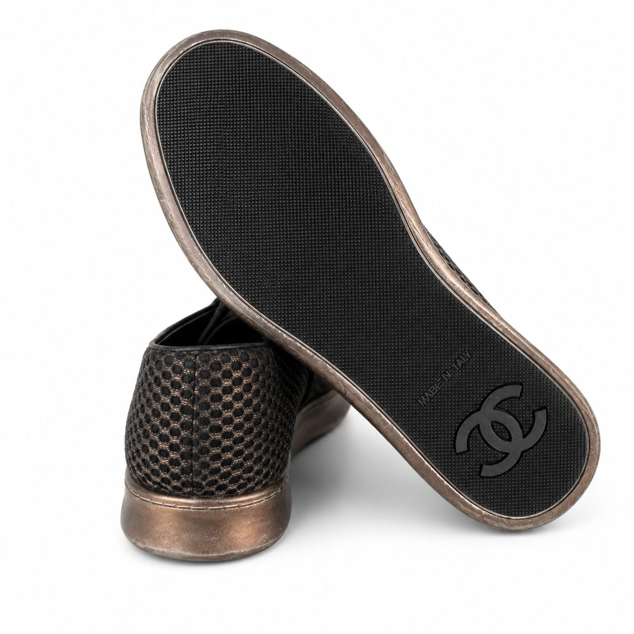 CHANEL - SNEAKERS BLACK AND GOLD LEATHER WITH LOGO SIZE 40 EU