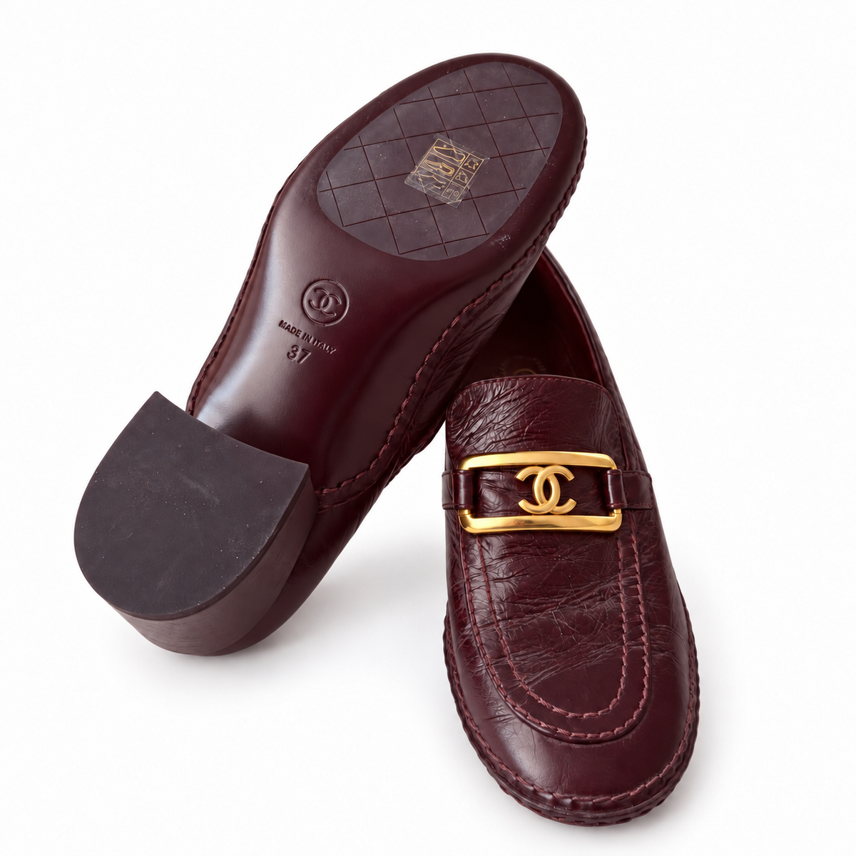 CHANEL - PUMPS BORDEAUX CALFSKIN LEATHER WITH GOLD TONE SIZE 37 EU