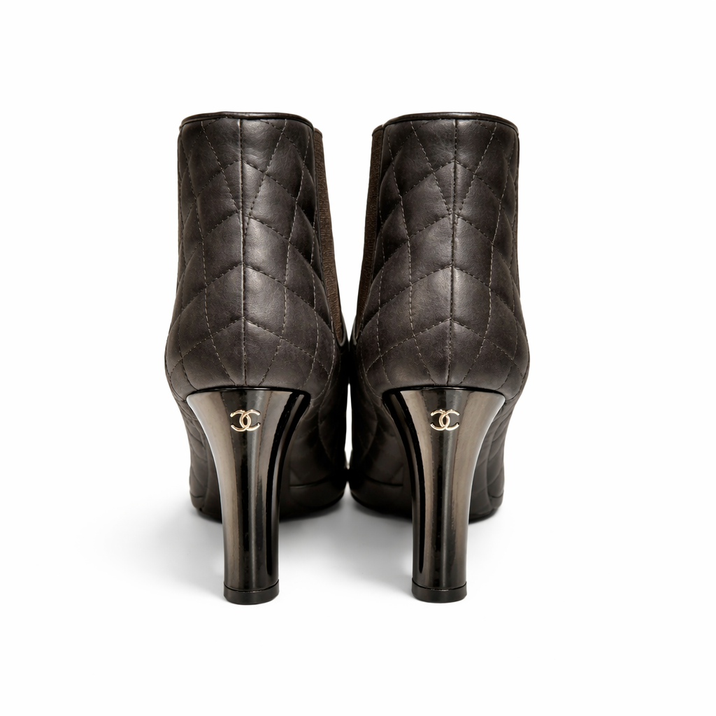 CHANEL - ANKLE BOOTS QUILTED DARK BROWN LEATHER SIZE 38,5 EU