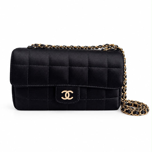 CHANEL - SMALL BAG BLACK SATIN CHOCOLATE BAR QUILTED FLAP WITH GOLD-TONE HARDWARE