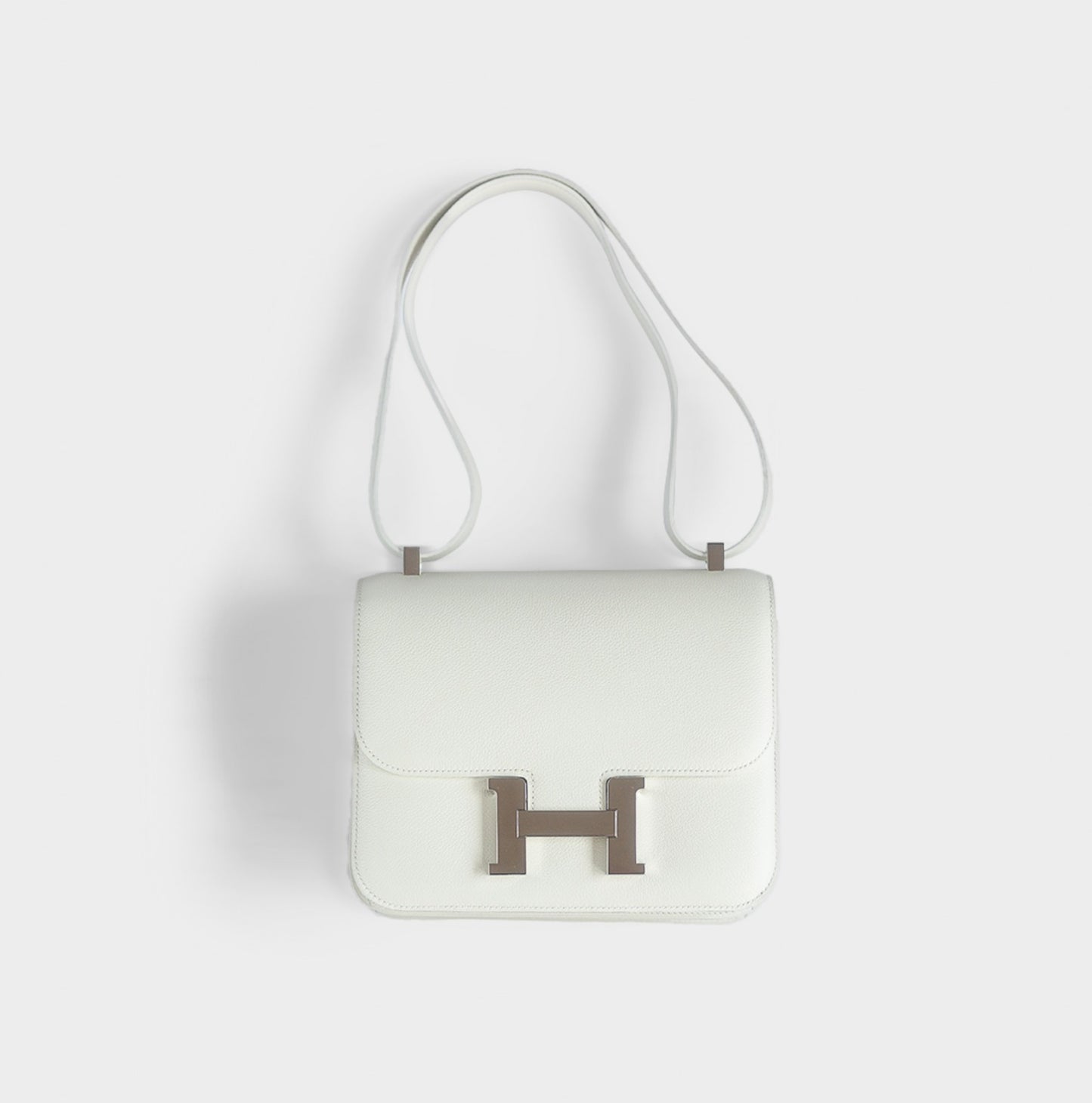 HERMÈS - CONSTANCE 24 SHOULDER BAG WHITE WITH PALLADIUM HARDWARE