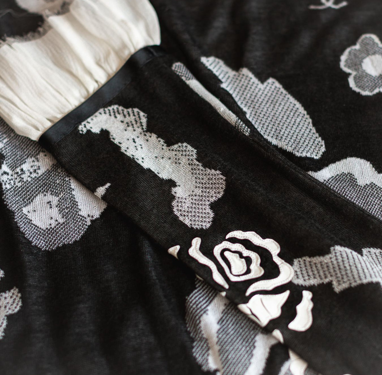 CHANEL - DRESS MIDI BLACK WITH WHITE CAMELLIAS SIZE 36 FR