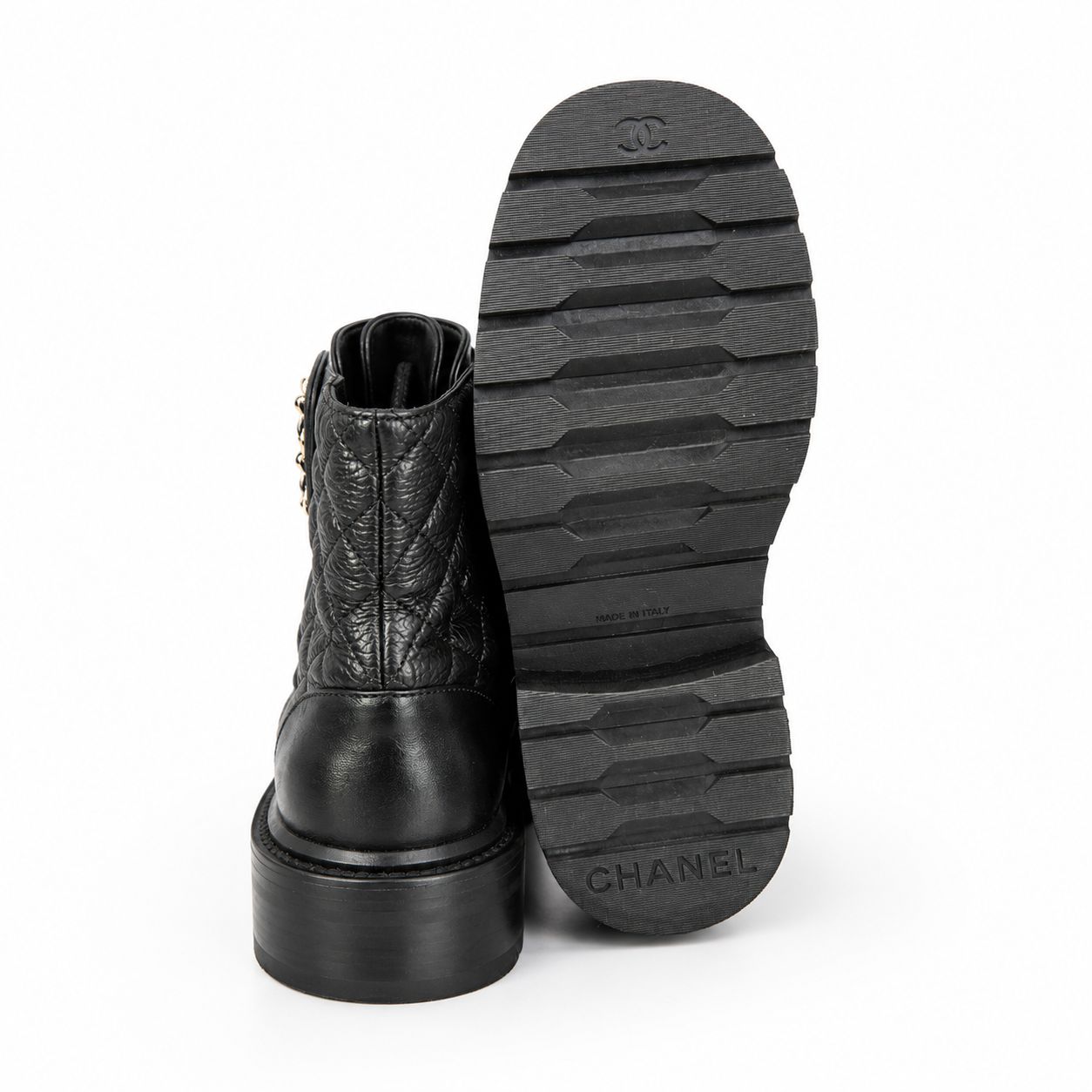 CHANEL - BOOTS BLACK QUILTED SHINY LEATHER CC LOGO GOLD SIZE 35 EU