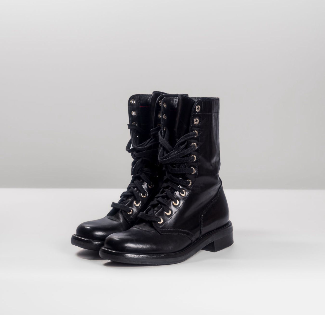 CHANEL - ANKLE BOOTS BLACK SMOOTH LEATHER SIZE 39 EU