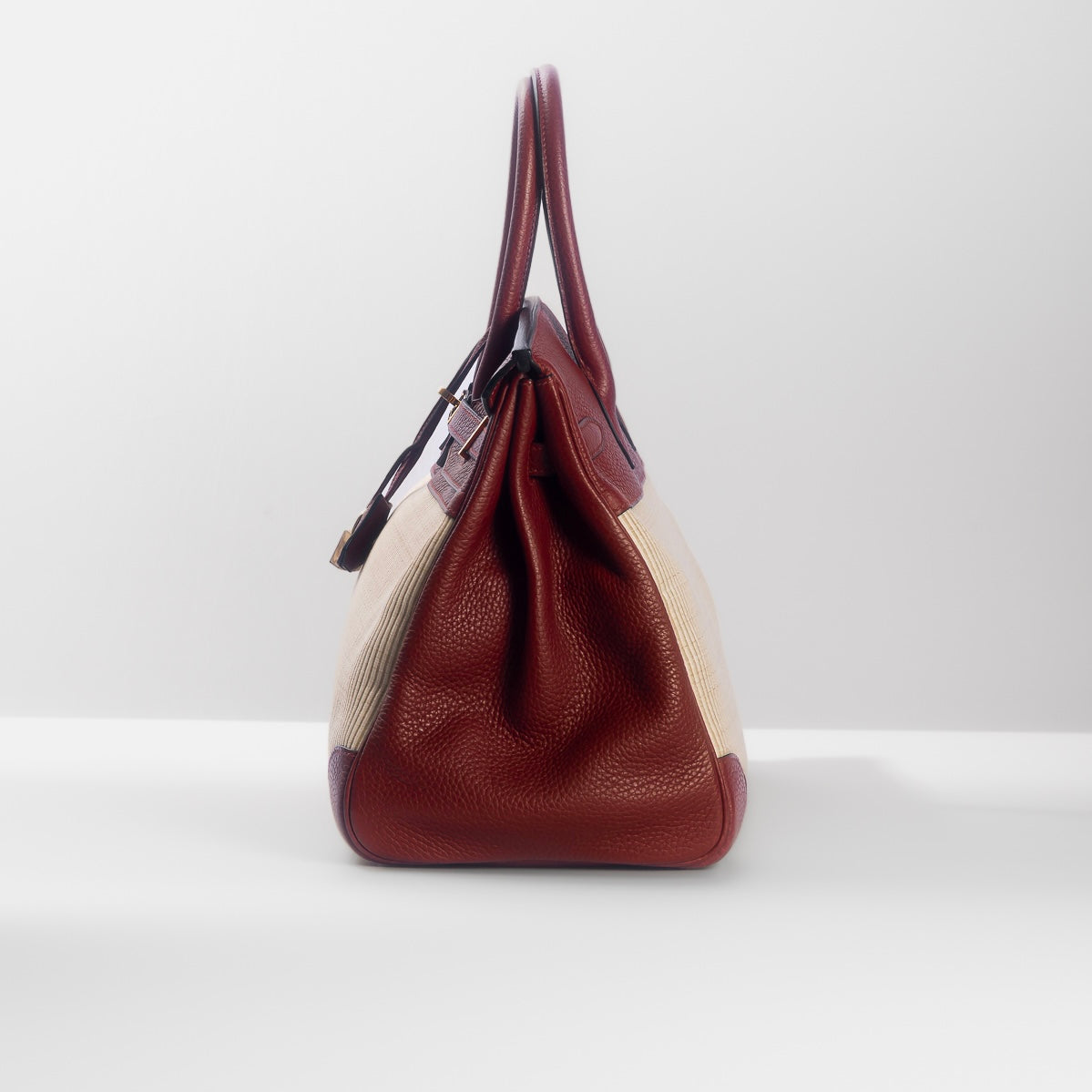 HERMÈS - *RARE* BIRKIN 35 HANDBAG ROUGE H TAURILLON CLEMENCE LEATHER AND CRINOLINE CANVAS WITH GOLD HARDWARE