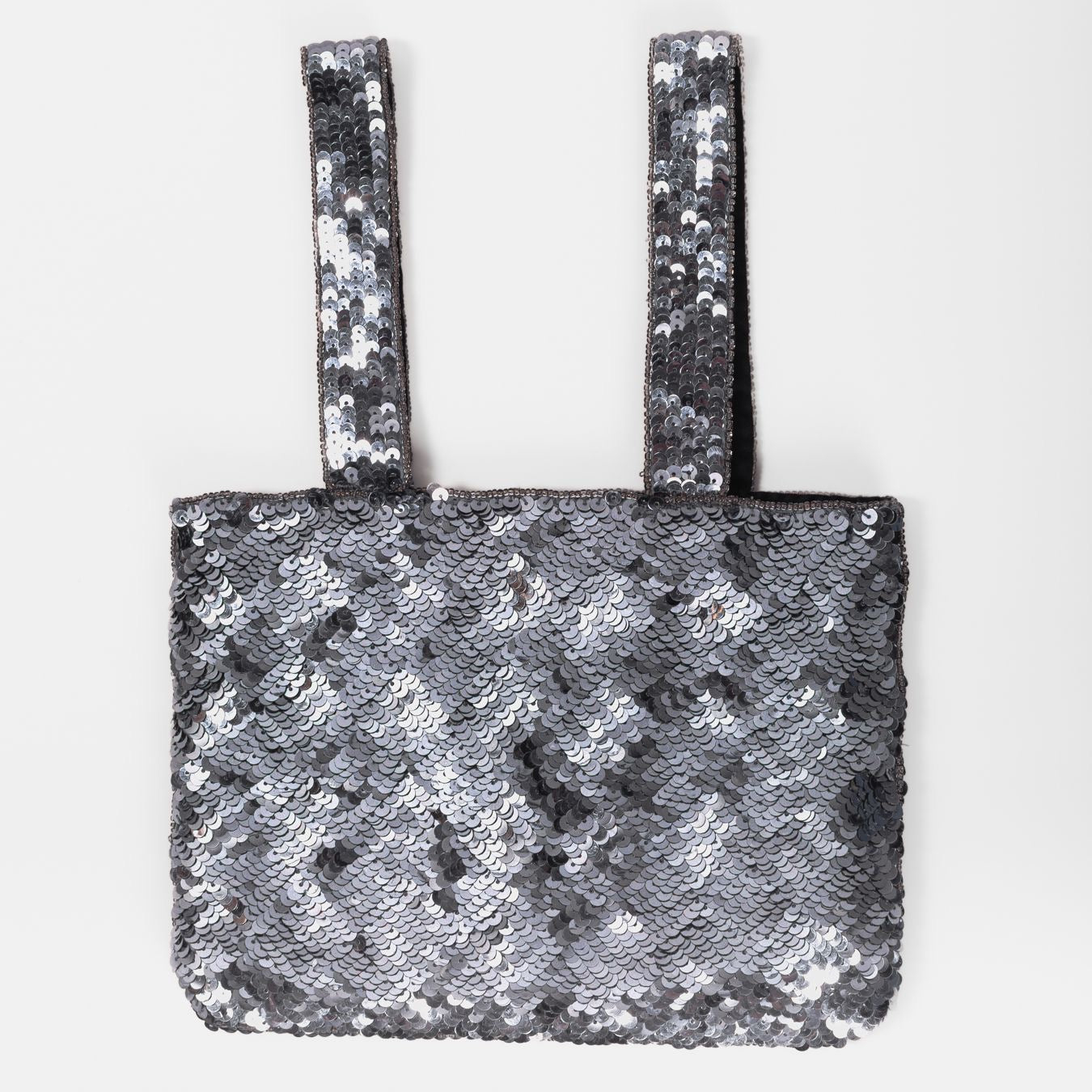 CHANEL - POCHETTE SEQUIN SILVER MINI
