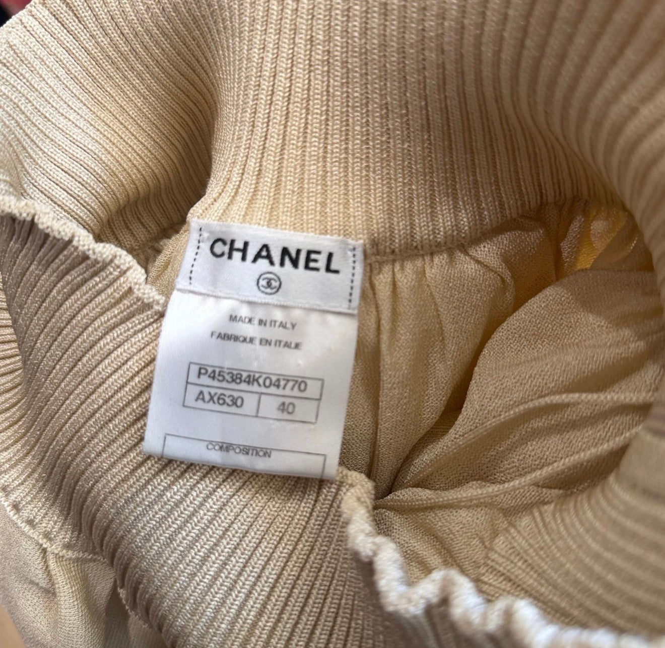CHANEL - SKIRT MINI GOLD WITH LOGO DETAIL SIZE 40 FR