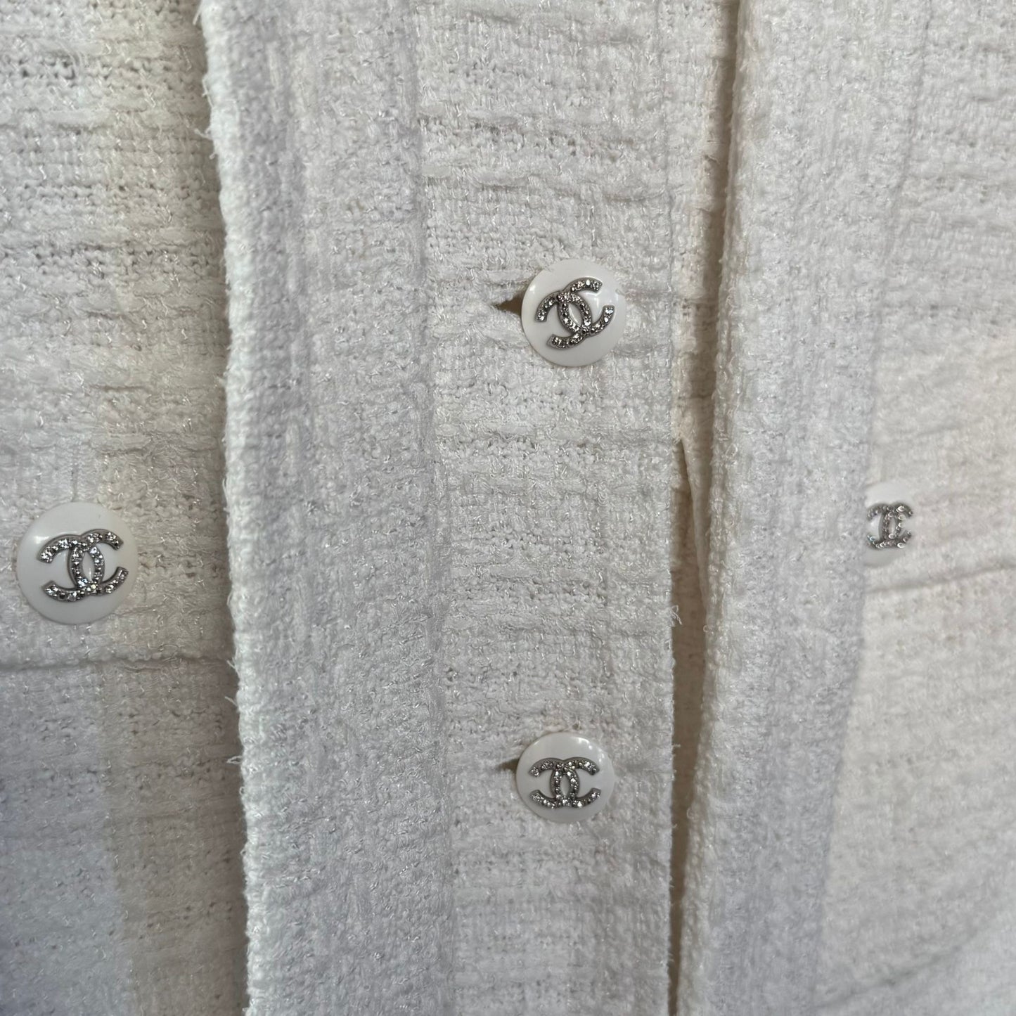 CHANEL - JACKET WHITE TWEED SIZE 34 FR WITH CRYSTAL CC LOGO BUTTONS