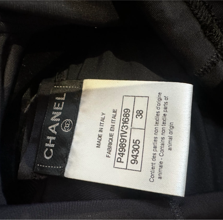 CHANEL - TOP TURLENECK BLACK WITH WHITE PEARLS SIZE 38 FR