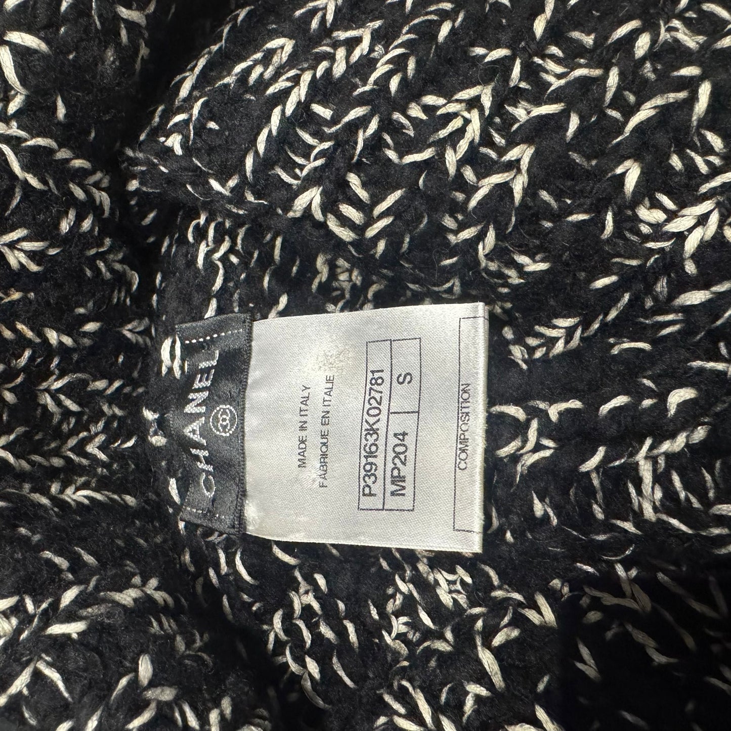 CHANEL - HAT & SCARF BLACK AND  WHITE WITH CRYSTALS SIZE S