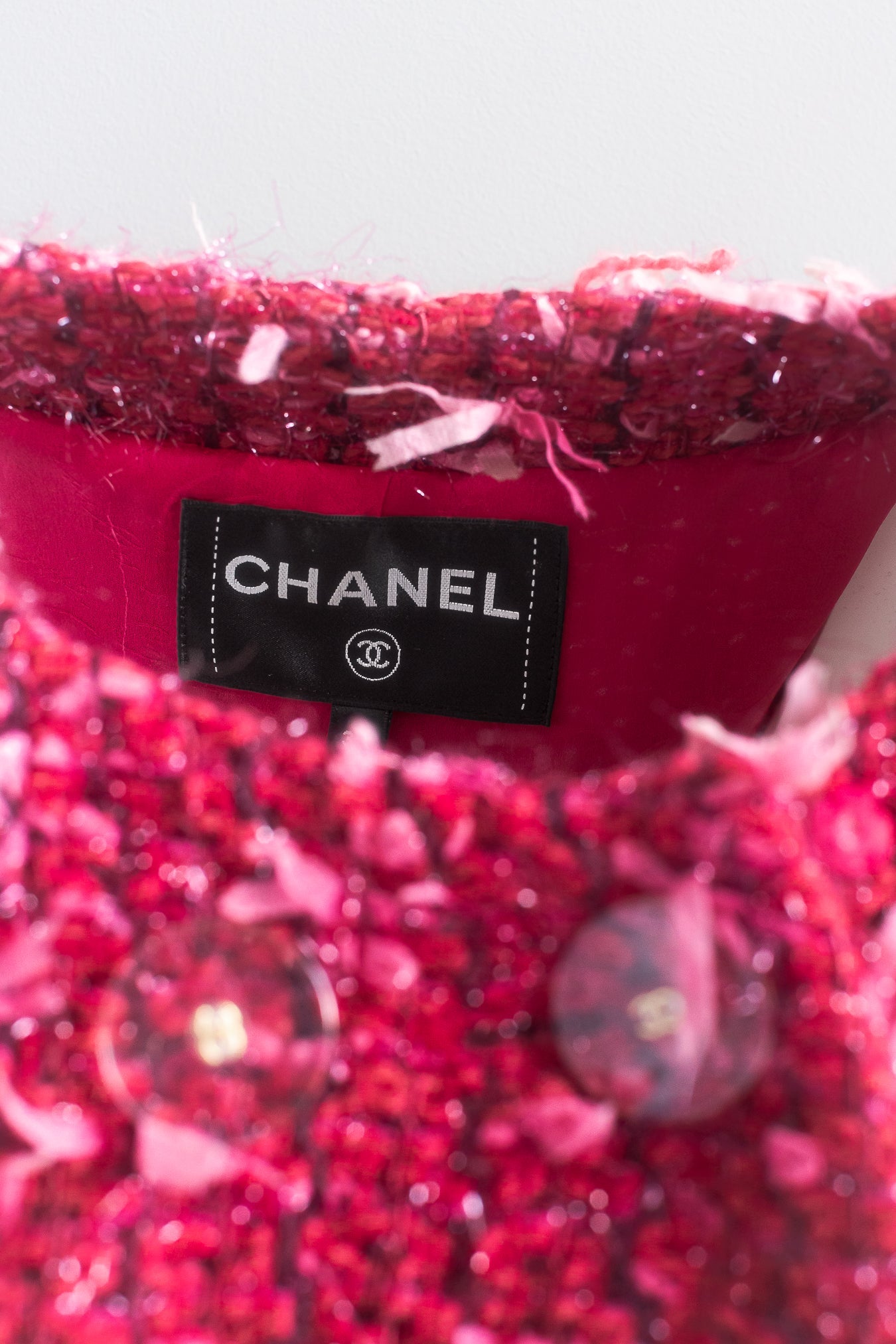 CHANEL - JACKET TWEED “PARIS COSMOPOLITE” RASPBERRY SIZE 38 FR