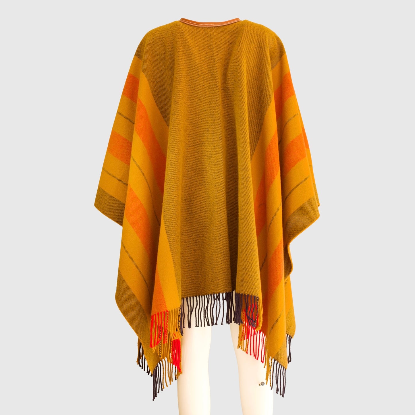 HERMÈS - PONCHO ROCOBAR WRAP ORANGE WITH LEATHER TRIM