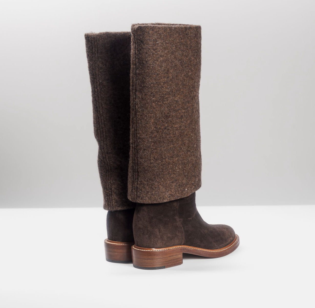 CHANEL - HIGH BOOTS BROWN SUÈDE SIZE 40.5 EU