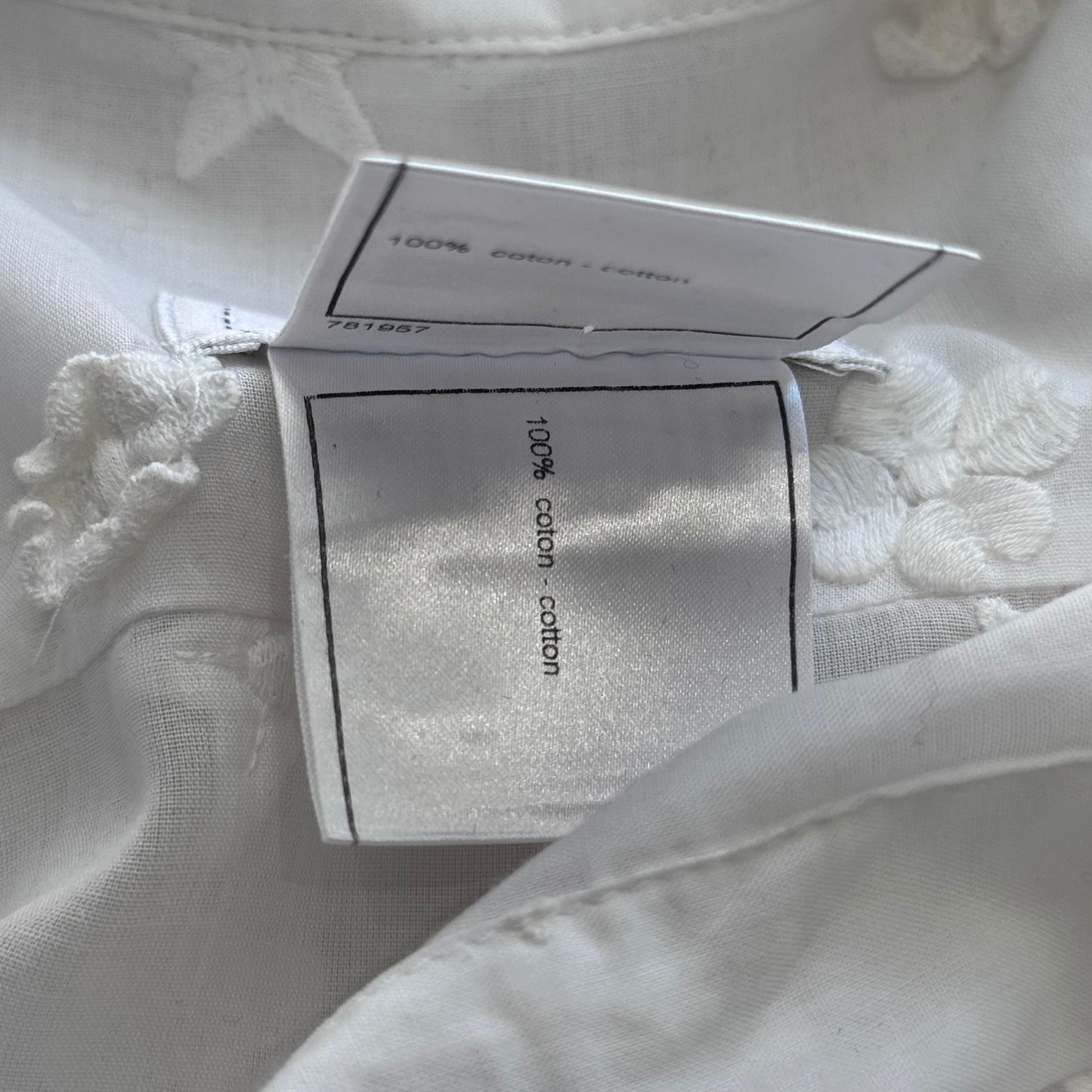 CHANEL - SHIRT COTTON WITH STAR AND FLORAL APPLIQUÉ SIZE 36 FR