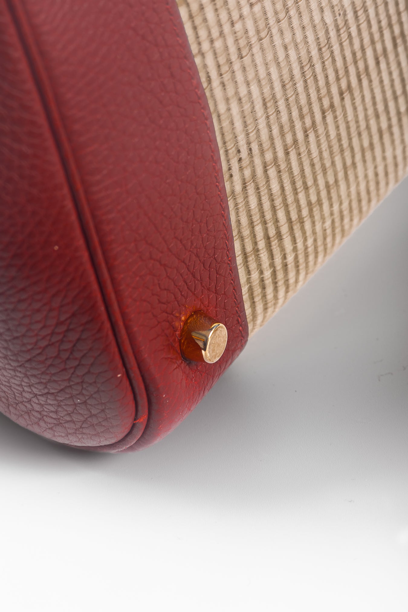 HERMÈS - *RARE* BIRKIN 35 HANDBAG ROUGE H TAURILLON CLEMENCE LEATHER AND CRINOLINE CANVAS WITH GOLD HARDWARE