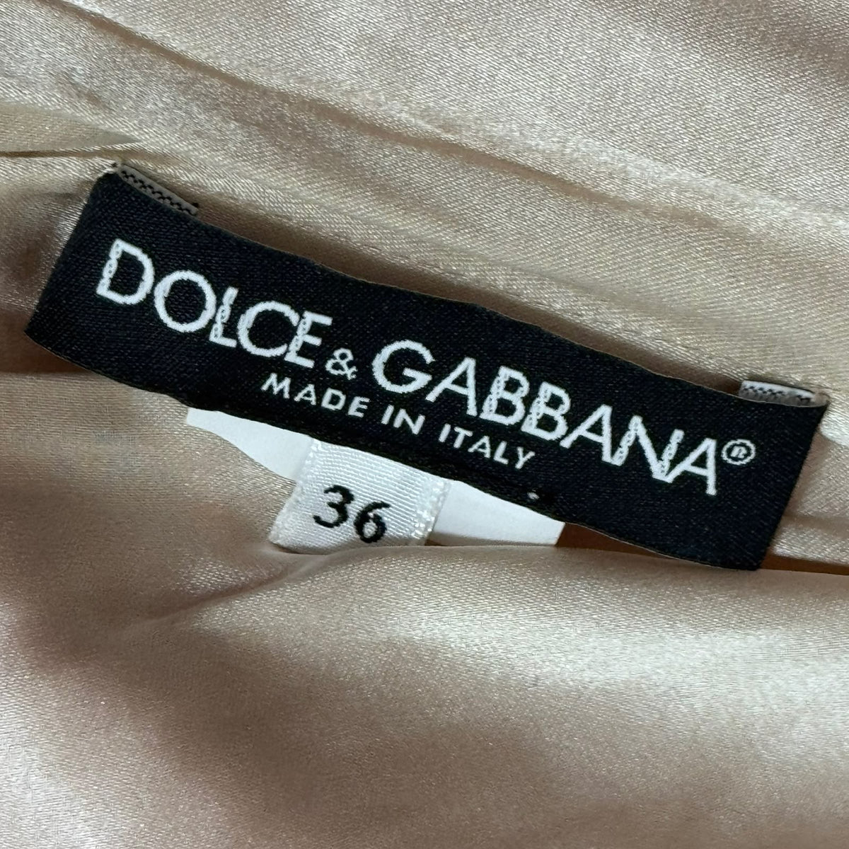 DOLCE & GABBANA – DRESS IN ROSE PINK SATIN WITH RUCHED DETAILING SIZE 36 IT