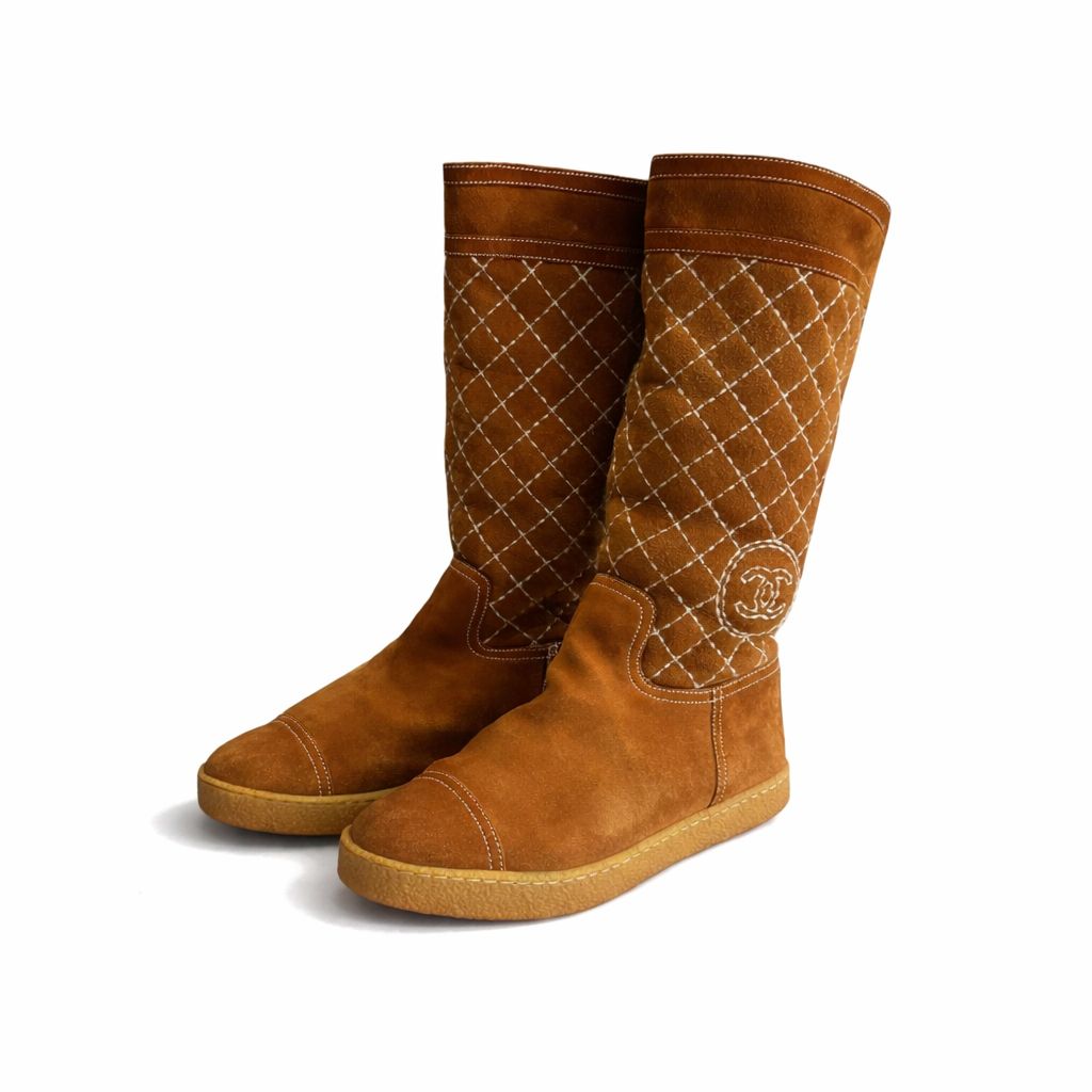 CHANEL - ANKLE BOOTS WHITE SHEARLING AND BROWN SUEDE SIZE 38 EU