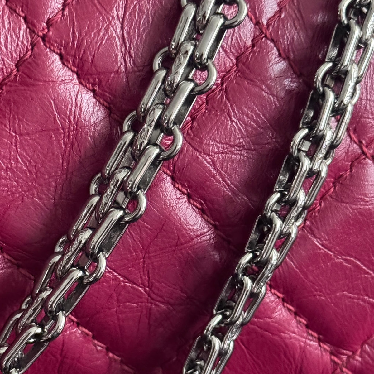 CHANEL - BAG 2.55 REISSUE DOUBLE FLAP IN MAGENTA RED QUILTED LEATHER WITH RUTHENIUM-TONE HARDWARE