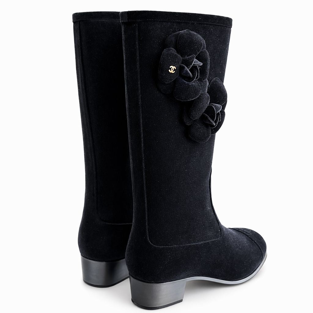 CHANEL - RAIN BOOTS BLACK VELVET CAMÉLIA DÉTAIL