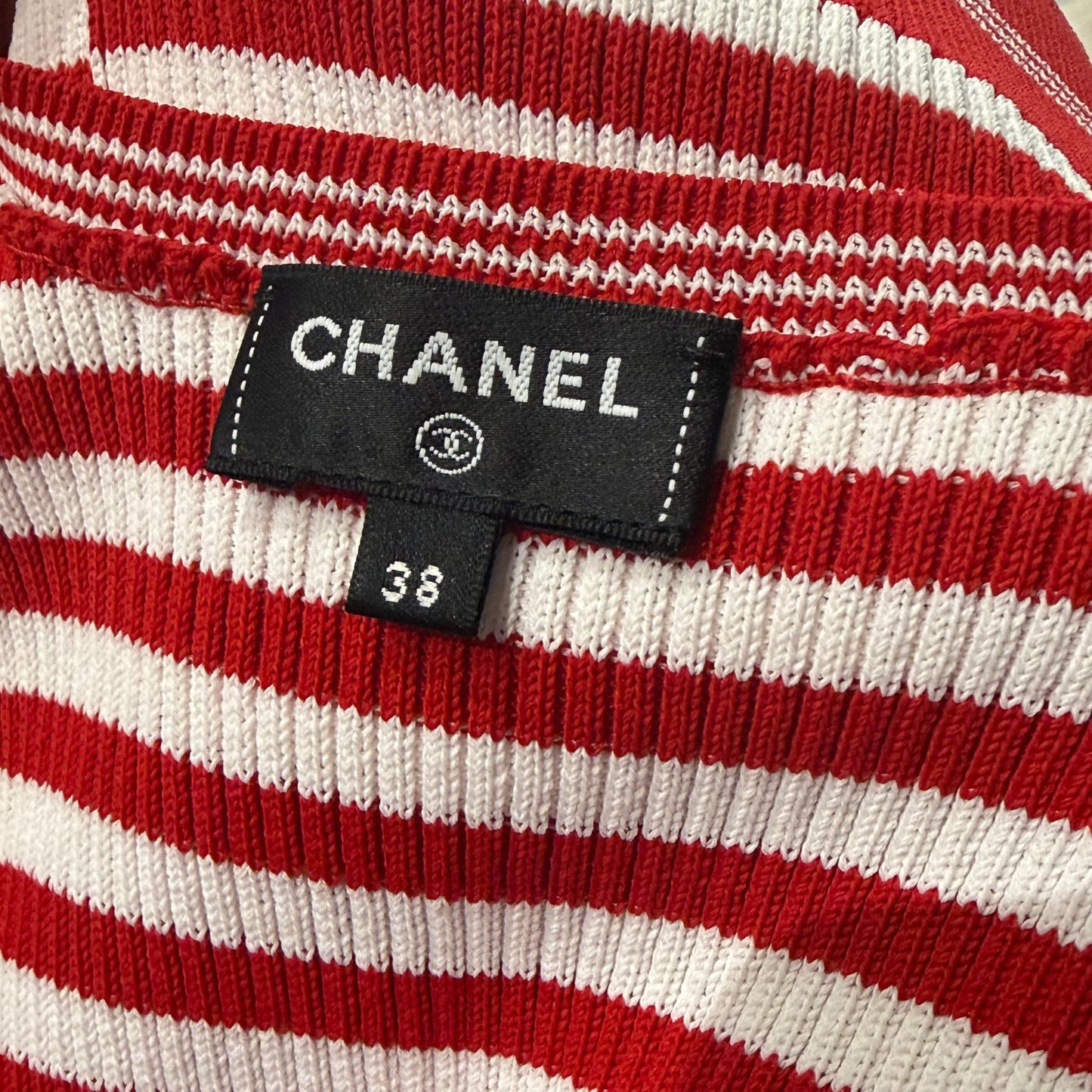 CHANEL - *NEVER WORN* TANK TOP STRIPED RED AND WHITE 2023 CRUISE SIZE 38 FR