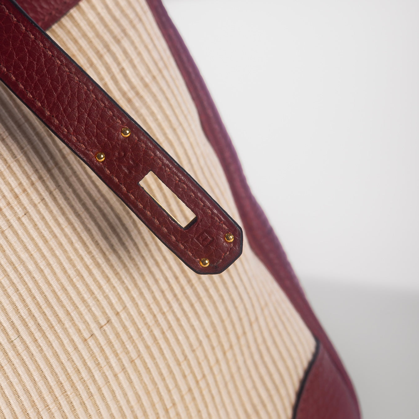 HERMÈS - *RARE* BIRKIN 35 HANDBAG ROUGE H TAURILLON CLEMENCE LEATHER AND CRINOLINE CANVAS WITH GOLD HARDWARE