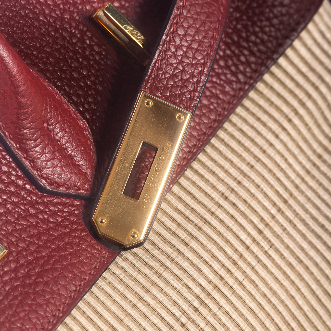 HERMÈS - *RARE* BIRKIN 35 HANDBAG ROUGE H TAURILLON CLEMENCE LEATHER AND CRINOLINE CANVAS WITH GOLD HARDWARE