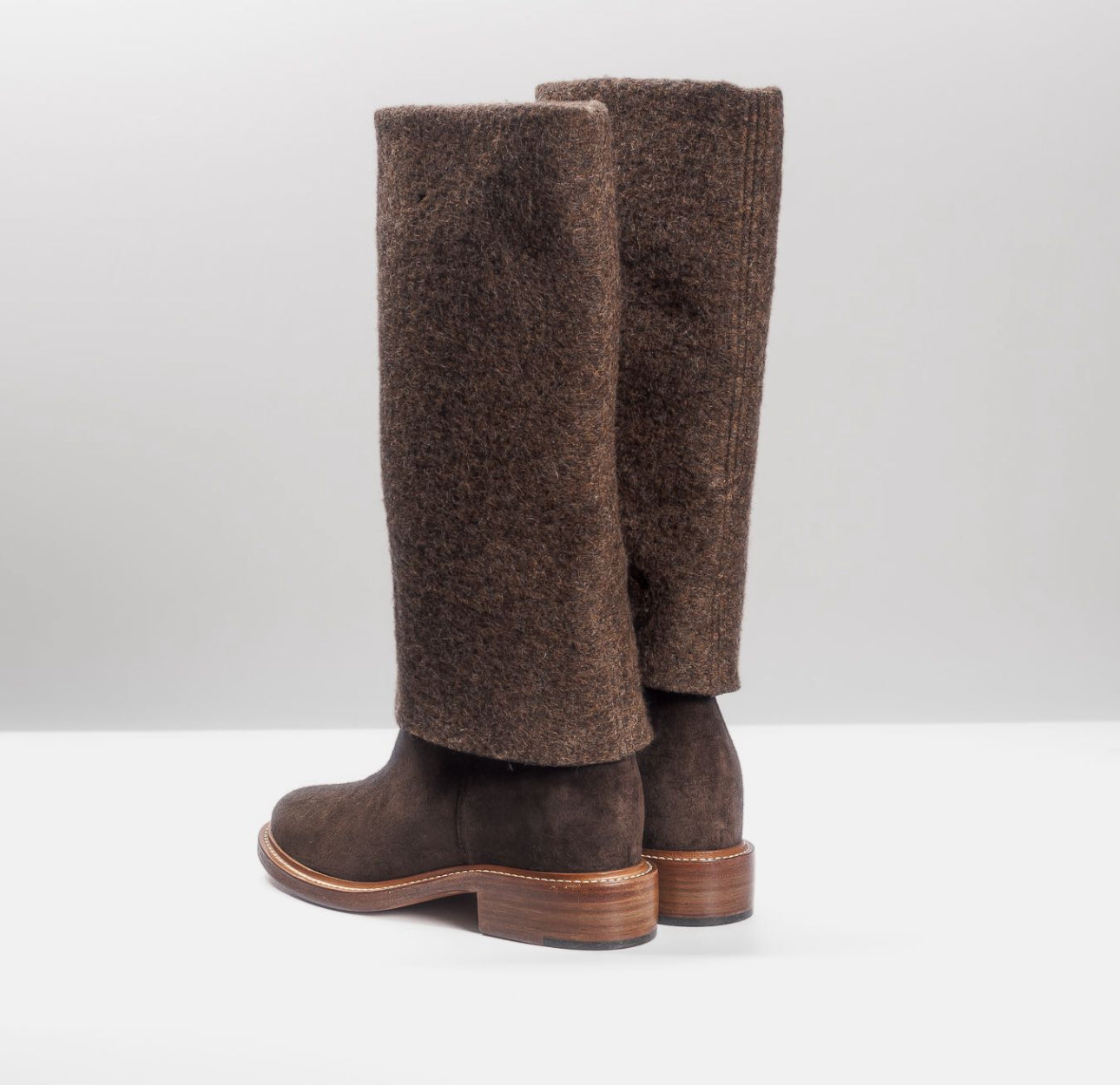 CHANEL - HIGH BOOTS BROWN SUÈDE SIZE 40.5 EU