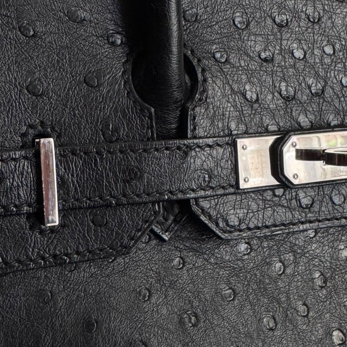 HERMÈS - *RARE* BAG BIRKIN 30 MATTE OSTRICH LEATHER HANDBAG WITH PALLADIUM HARDWARE