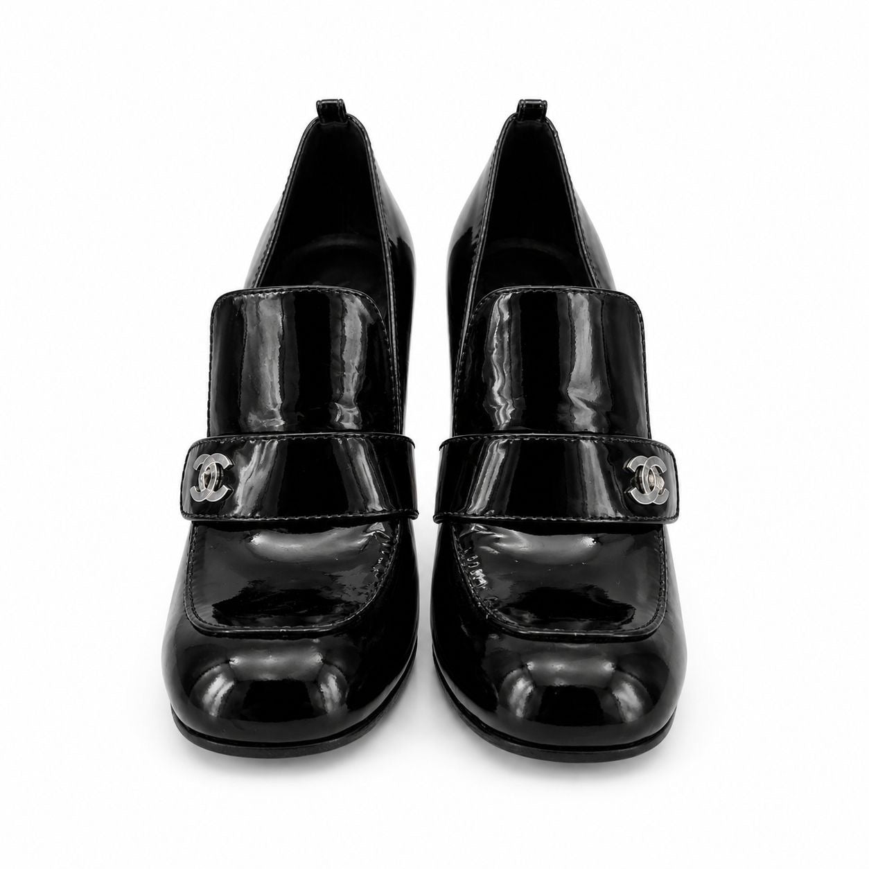 CHANEL - PUMPS BLACK PATENT LEATHER CC TURNLOCK SIZE 40 EU