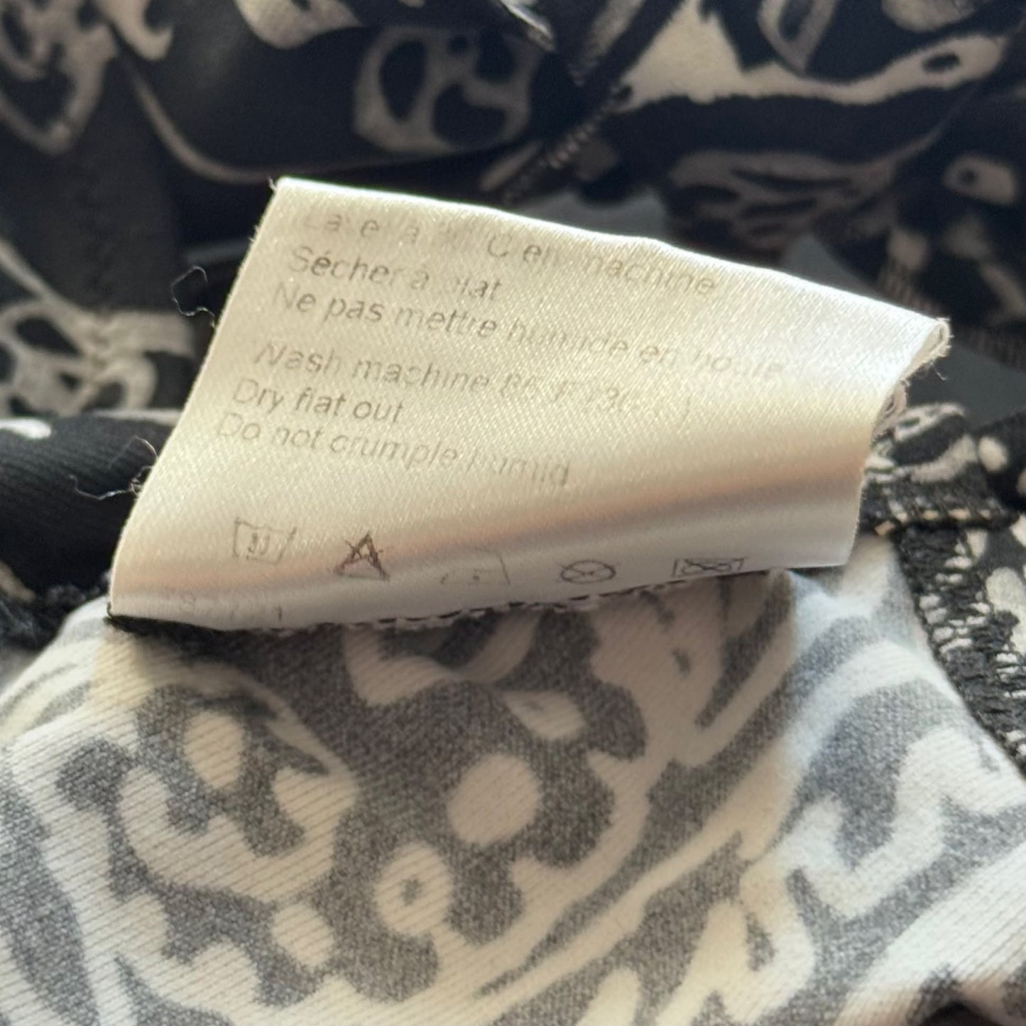 CHANEL - BIKINI BLACK & WHITE CAMELLIA AND LOGO PRINT SIZE 36 FR