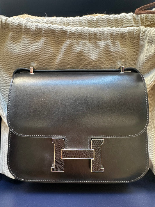 HERMÈS - *LIMITED EDITION* CONSTANCE MINI 18 BLACK BOX CALF LEATHER & LIZARD PALLADIUM HARDWARE