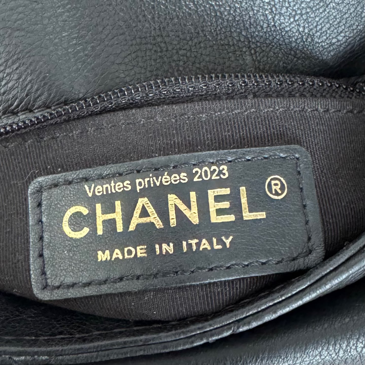 CHANEL - BAG MESSENGER BLACK QUILTED CAVIAR LEATHER GOLD HARDWARE