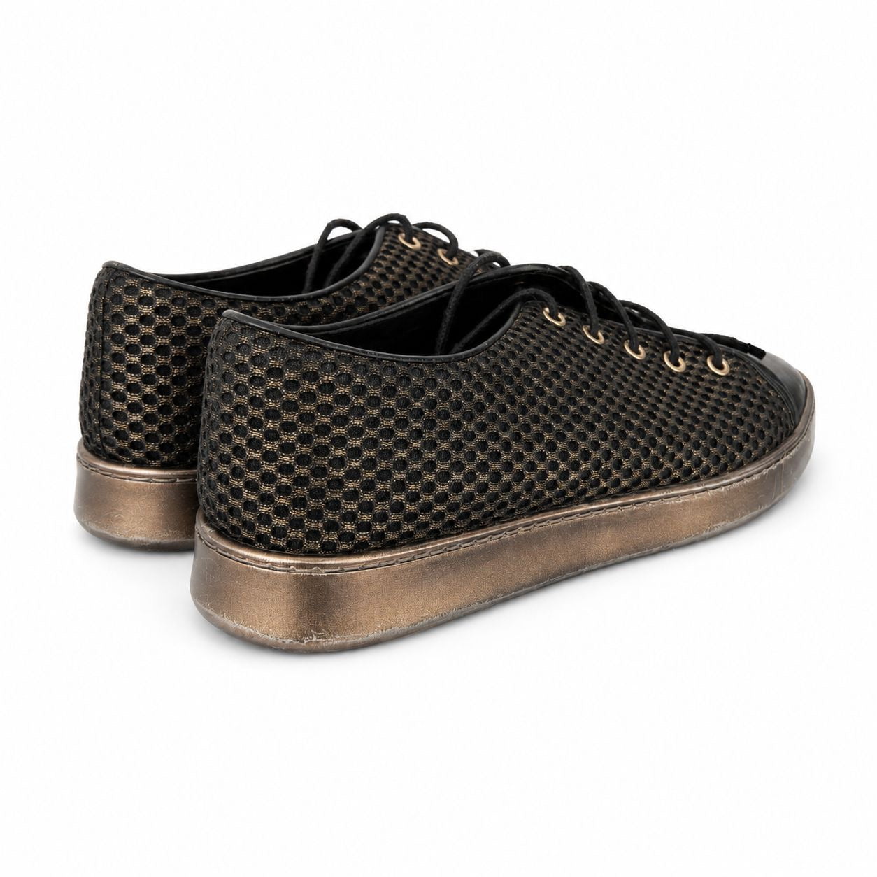 CHANEL - SNEAKERS BLACK AND GOLD LEATHER WITH LOGO SIZE 40 EU