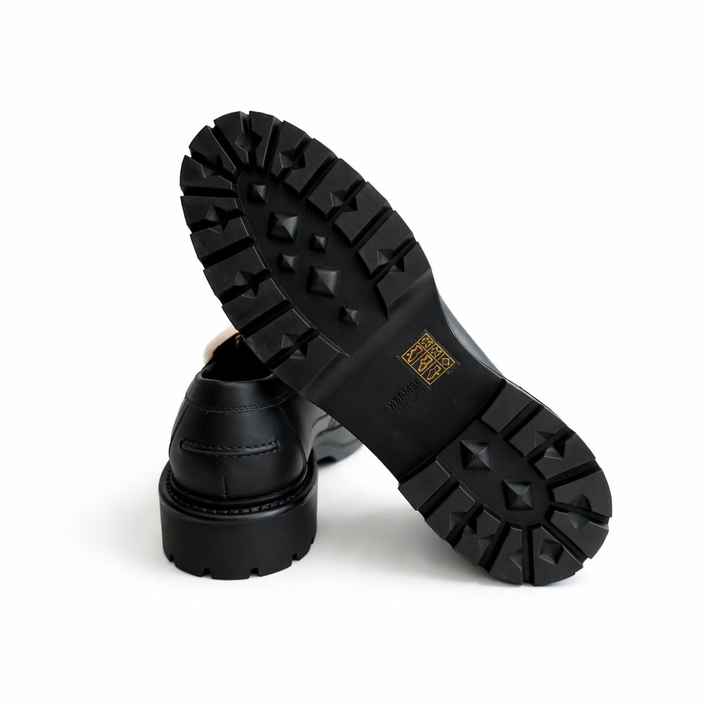 HERMÈS - *BRAND NEW* ICÔNE LOAFERS SHEARLING-LINED CALFSKIN WITH KELLY BUCKLE SIZE 38,5