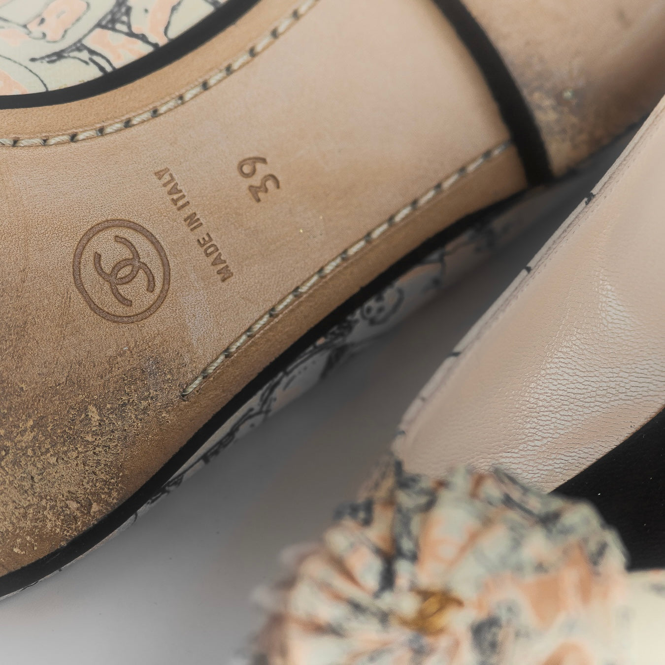 CHANEL - BALLET FLATS CC BROOCH SIZE 39 EU